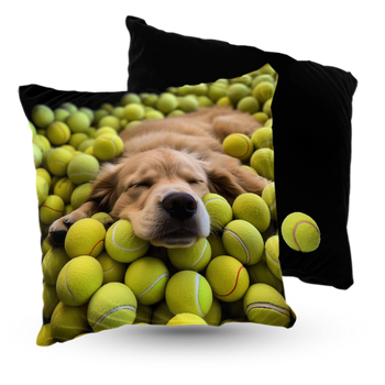 Poduszka pies Golden retriever wśród piłek tenisowych 40x40 cm
