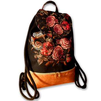 Plecak - worek z klapką welur kameleon, róże
