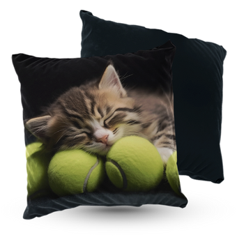 Poduszka kot śpiący na piłkach tenisowych 40x40 cm